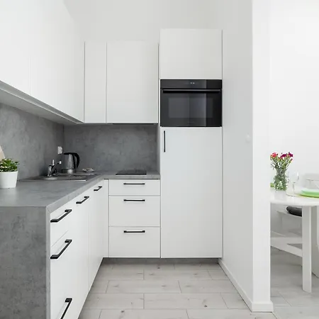 Hanza Tower 514 By Bookinghost *