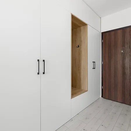 Hanza Tower 514 By Bookinghost Apartament