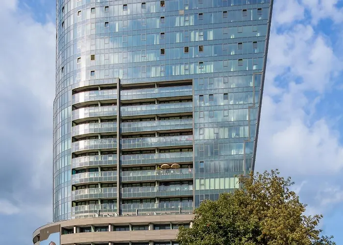 Hanza Tower 514 By Bookinghost *